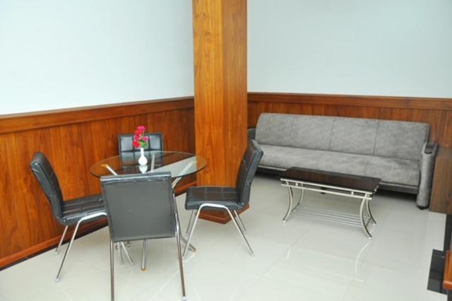 Kallada Mamatha Motels Kunnamkulam ภายนอก รูปภาพ
